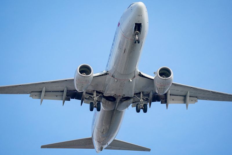 آژانس FAA برای هواپیماهای بوئینگ 737 هشدار اختلال عملیاتی به دلیل فرکانس 5G صادر می کند