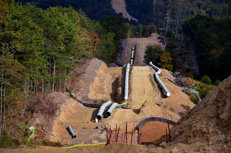 نِکست اِرا متحمل هزینه 800 میلیون دلاری برای لوله گاز طبیعی WV-VA Mountain Valley می شود