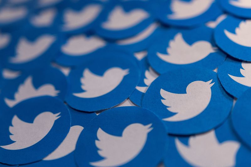 توقف موقتی استخدام ها در توئیتر و اخراج شدن دو مدیر آن